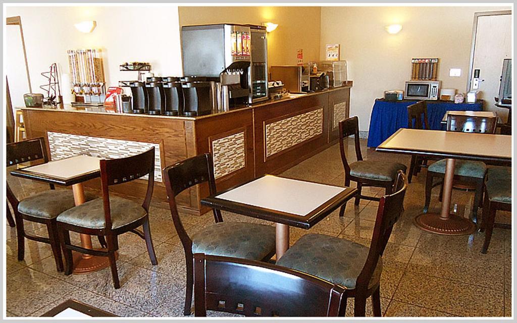 Quality Inn & Suites Йорктън Екстериор снимка