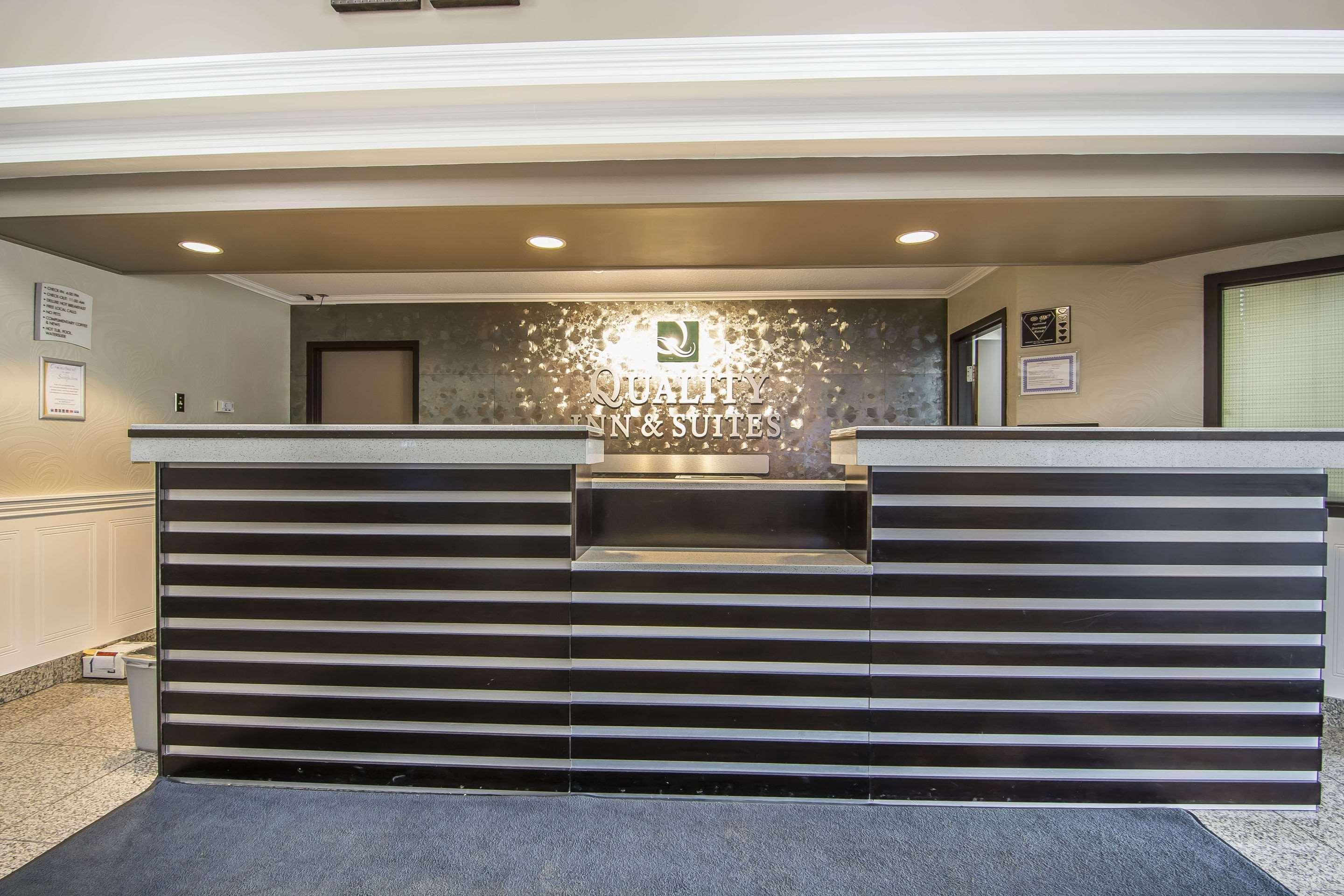 Quality Inn & Suites Йорктън Екстериор снимка