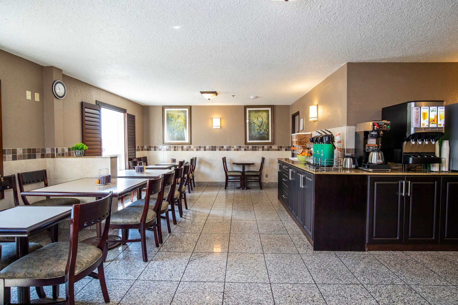 Quality Inn & Suites Йорктън Екстериор снимка