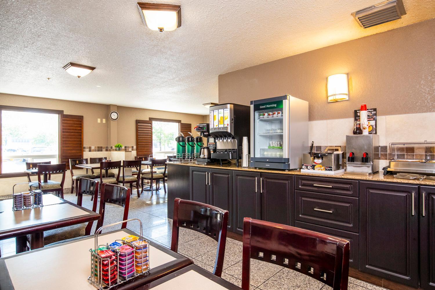 Quality Inn & Suites Йорктън Екстериор снимка