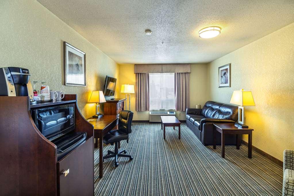 Quality Inn & Suites Йорктън Стая снимка